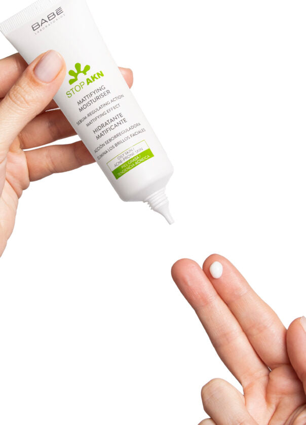STOP AKN HIDRATANTE MATIFICANTE - 50ml / Crema hidratante matificante liviana para pieles grasas y con brotes