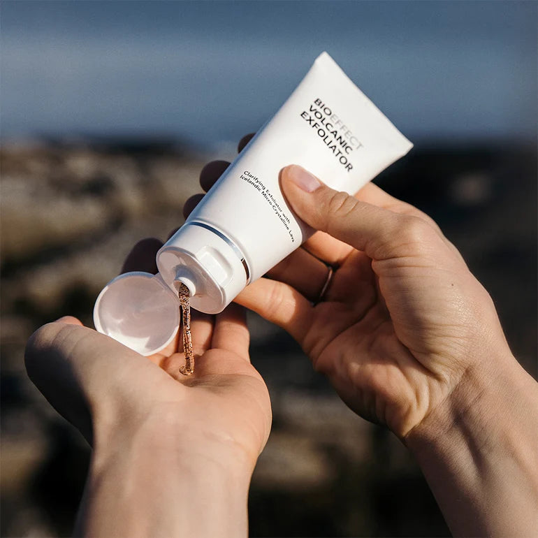 Volcanic Exfoliator - Exfoliante facial con lava microcristalina para refinar, pulir y nutrir