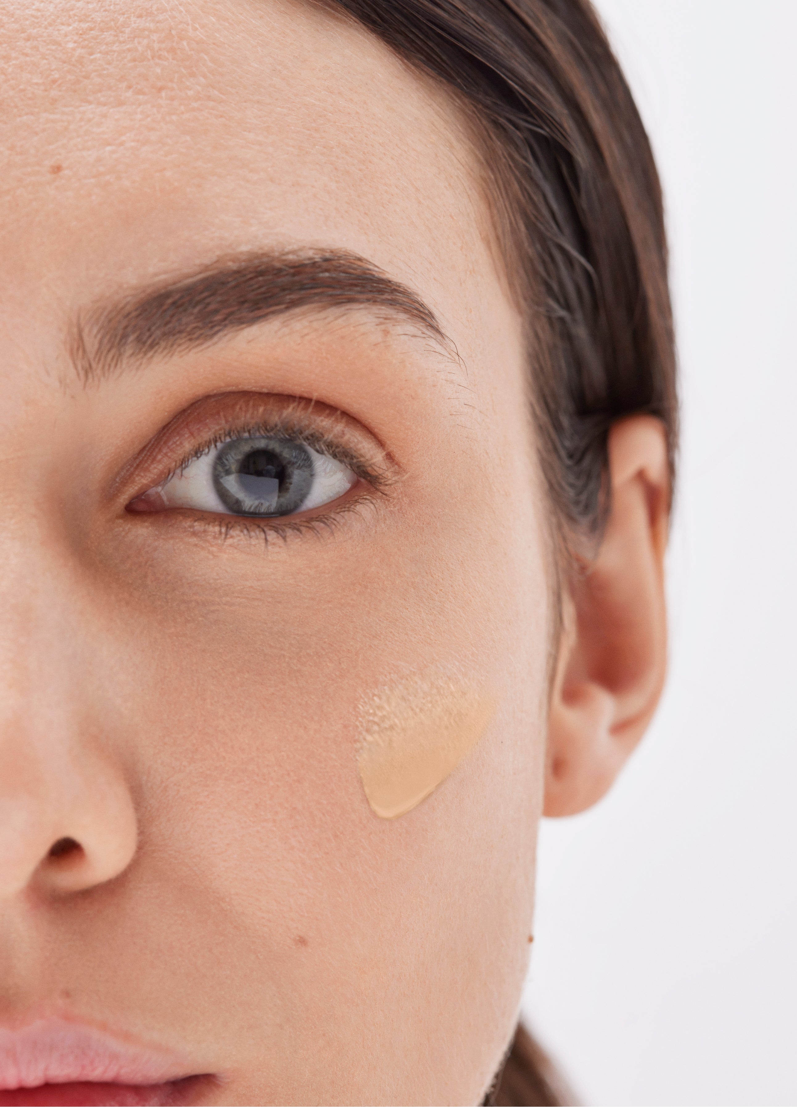 Super Fluid Fotoprotector Color Matificante - Protector Solar SPF 50 con Color Especialmente para piel grasa o con tendencia acneica